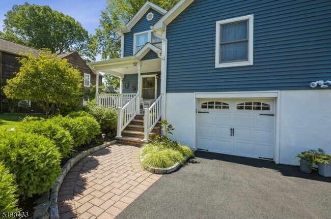 Foto del edificio - 32 Beechwood Rd