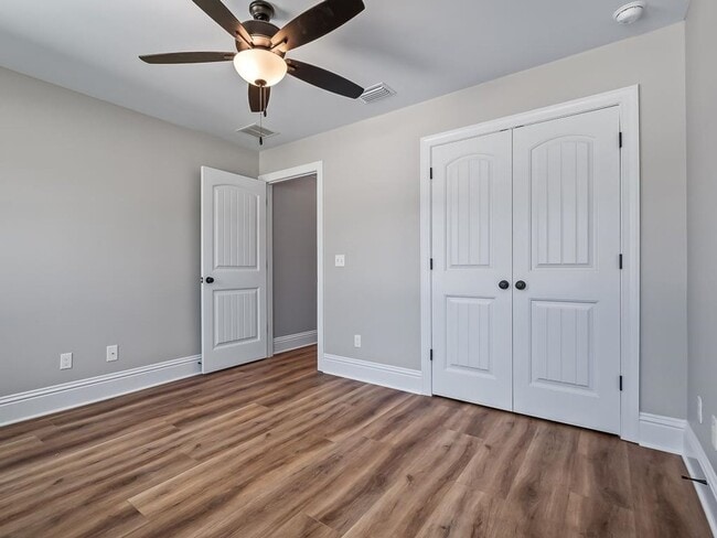 Building Photo - Fresh Start? Check Out This 3BR Beauty for...