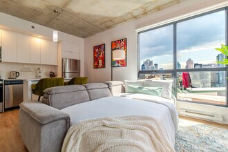 Building Photo - 20 Blvd. De Maisonneuve Ouest