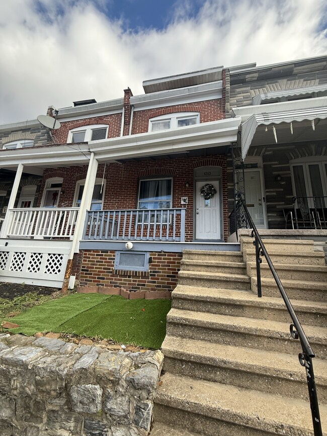 Building Photo - 1313 Birch St