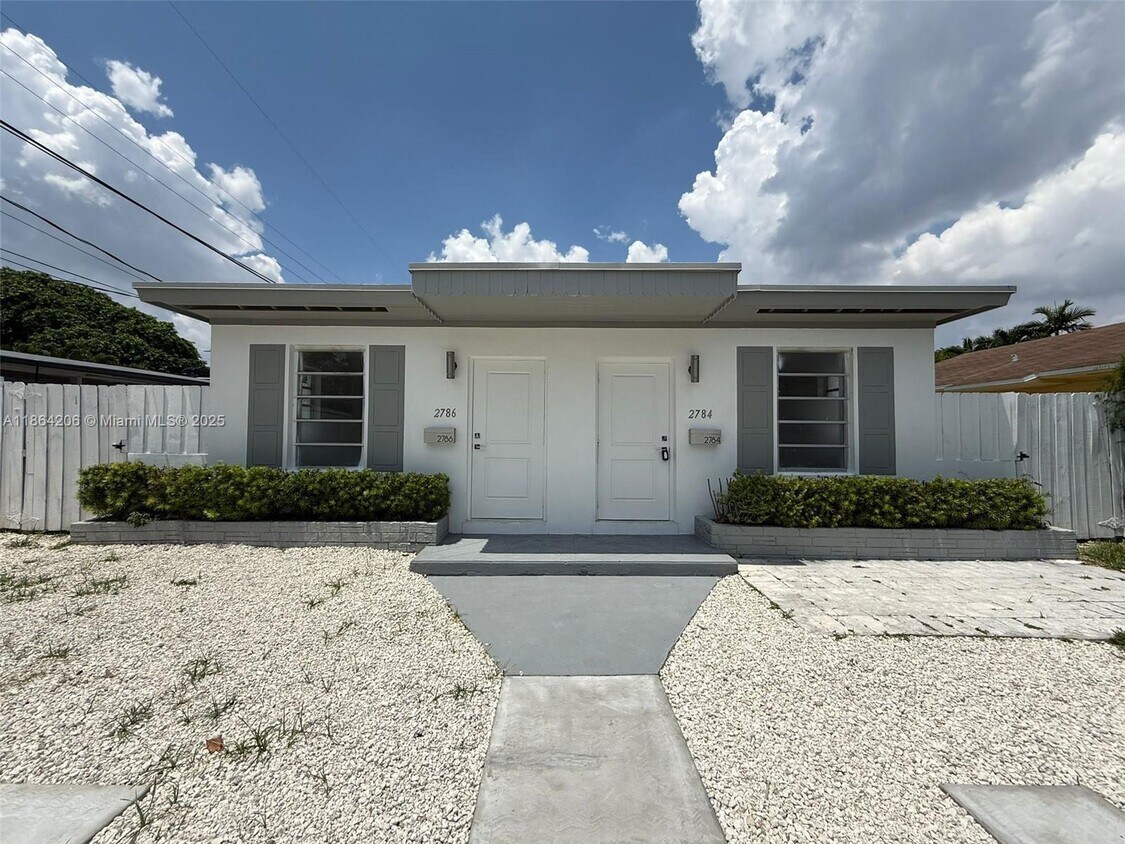 Primary Photo - 2784 SW 31st Pl