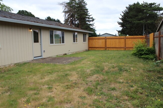 Foto del edificio - 3 bed single level home in SE Hillsboro