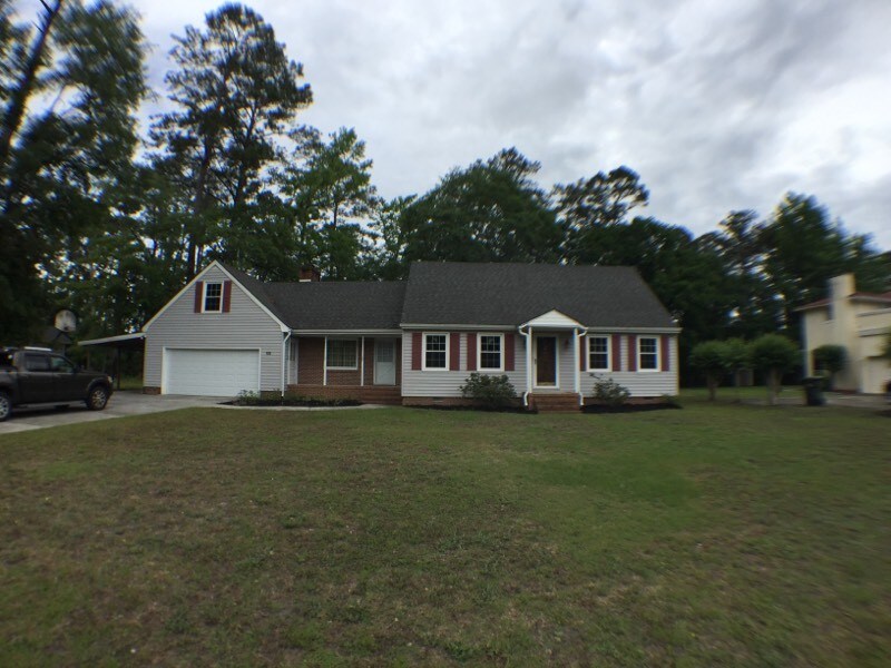 Foto principal - 121 University Dr
