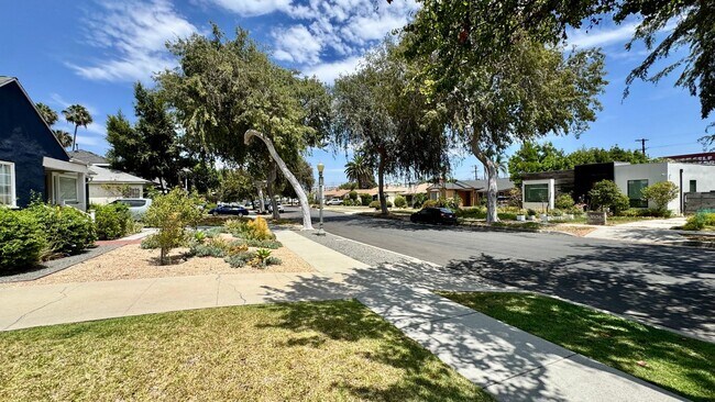 Foto del edificio - Charming House  with Large yard