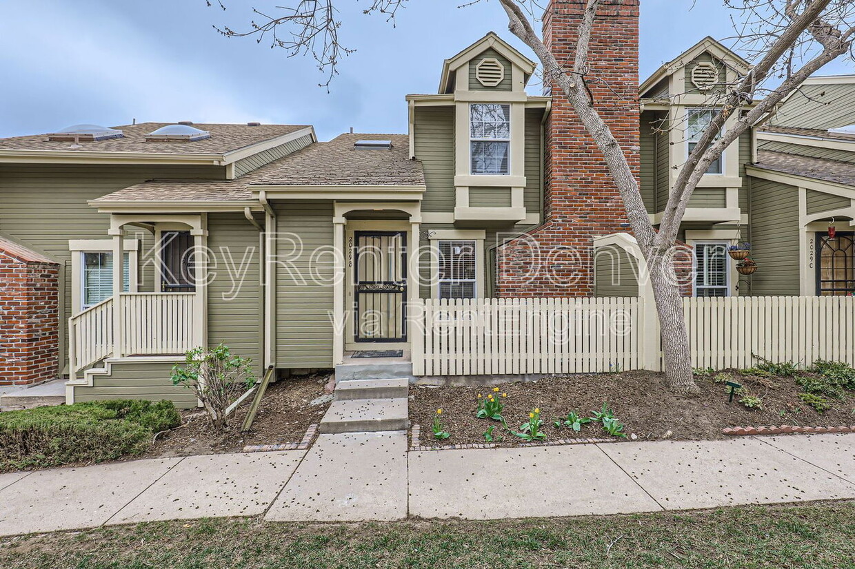 Foto principal - 2029 S Hannibal St