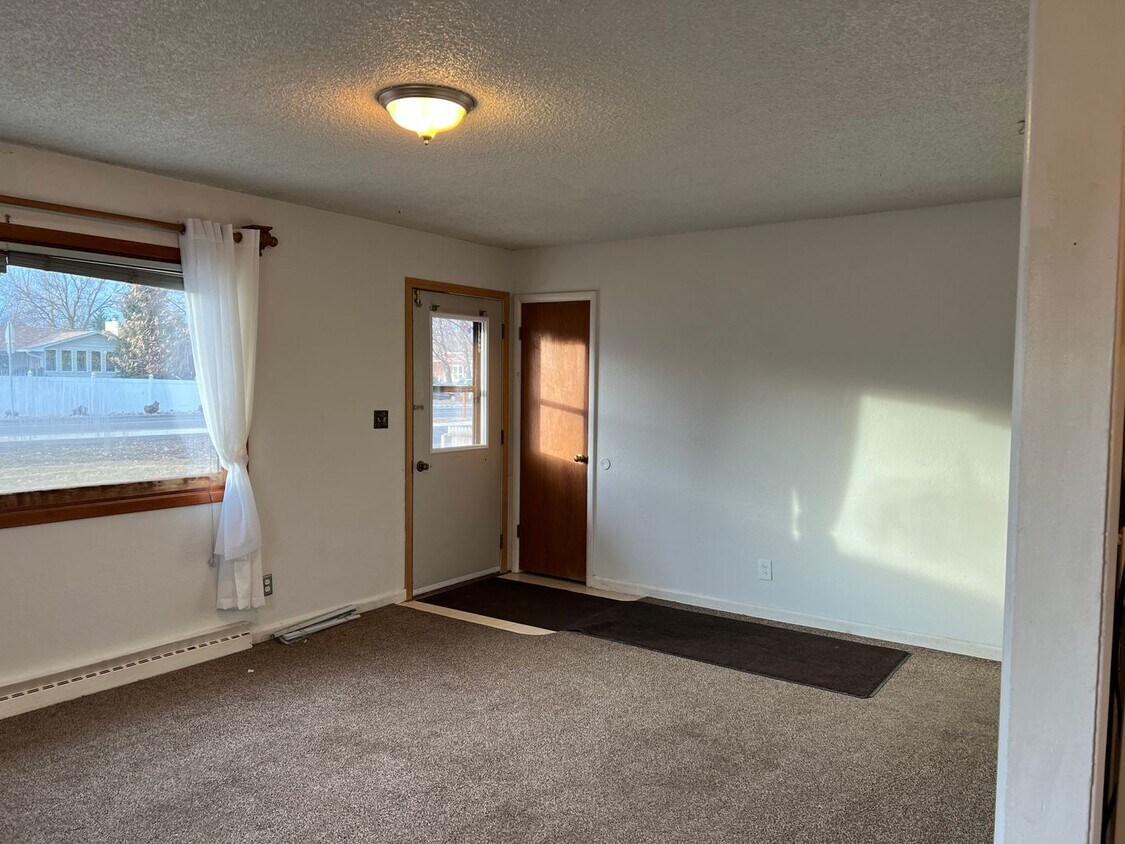 933 Wicks Ln, Billings, MT 59105 House Rental in Billings, MT