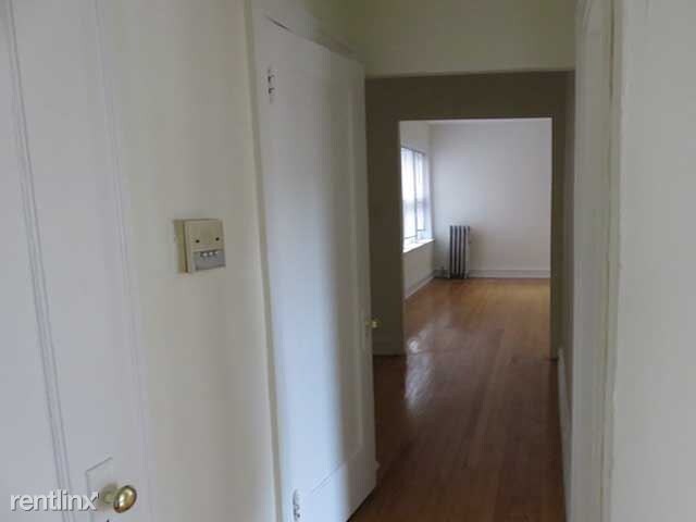Building Photo - 3 br, 1 bath Apartment - 2208 E 68th St 3A