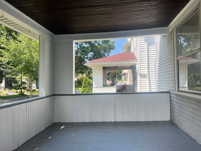 Building Photo - THIS IS THE PLACE TO CALL HOME. YOU WILL F...