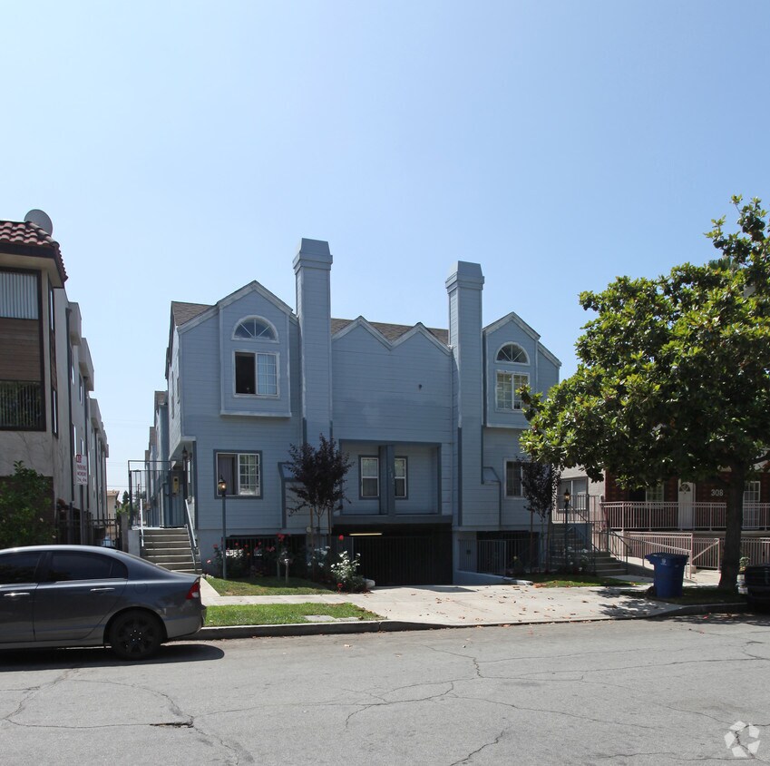 Primary Photo - 312 E Valencia Ave