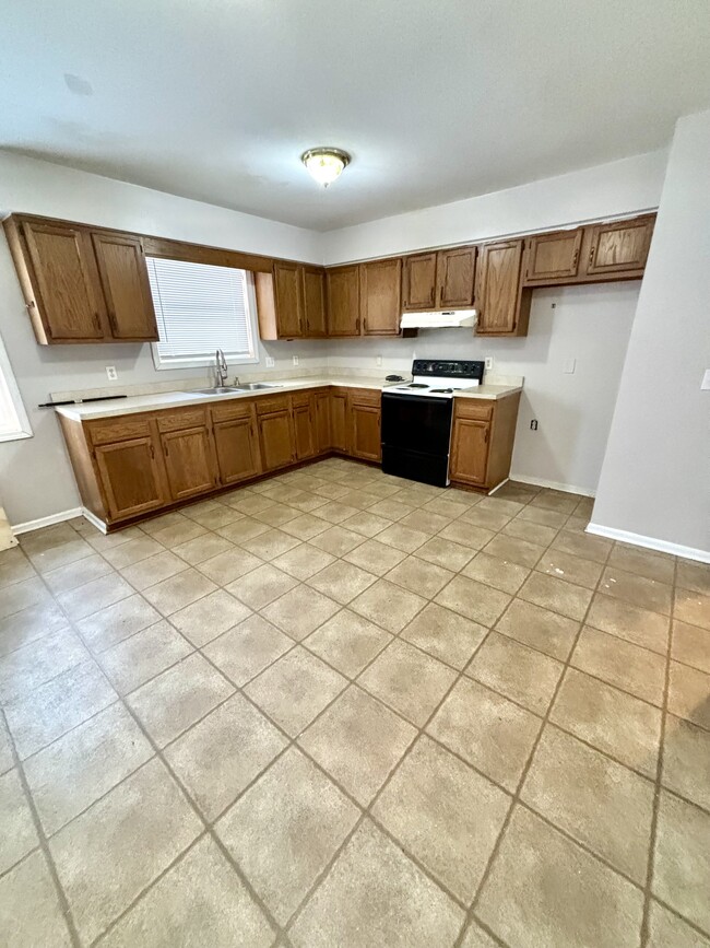 Building Photo - 902 Vincent Ct