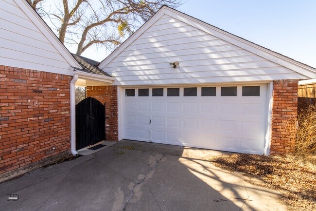 Building Photo - 4306 Briar Cliff Dr