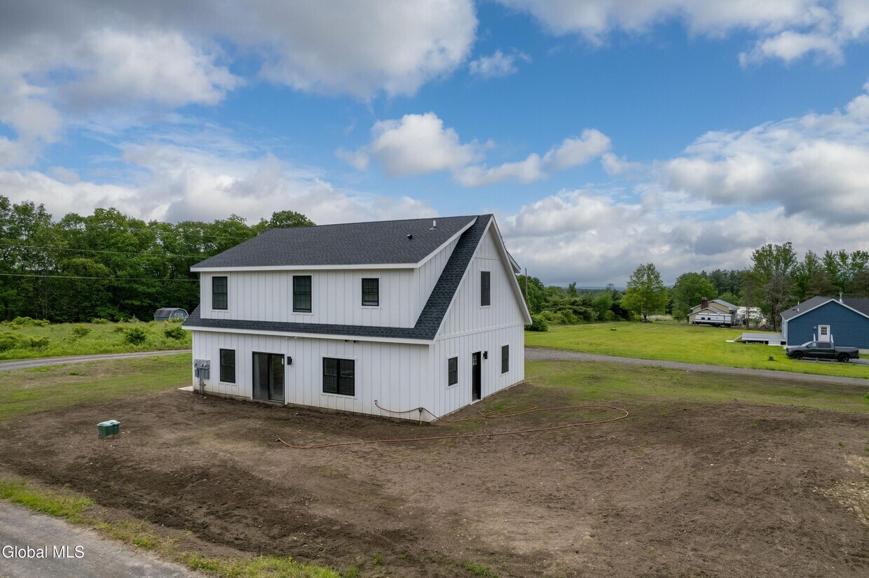 Foto principal - 72 Plattekill Rd