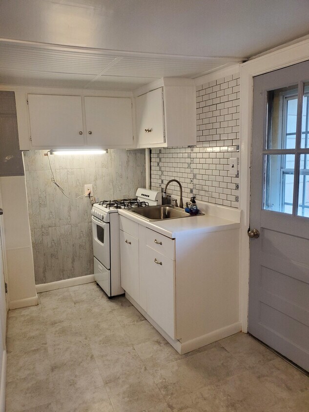 25 Rosalie St Unit A, Manville, NJ 08835 Apartments in Manville, NJ