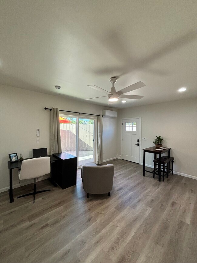 La vivienda se entrega amueblada. - 6421 Gary Ct