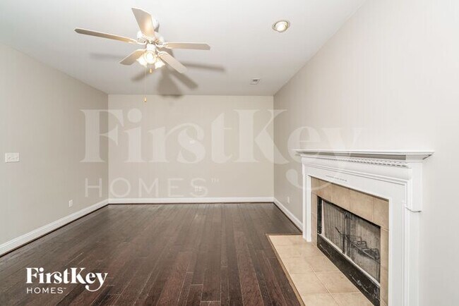 Foto del edificio - 531 Forest Lakes Dr