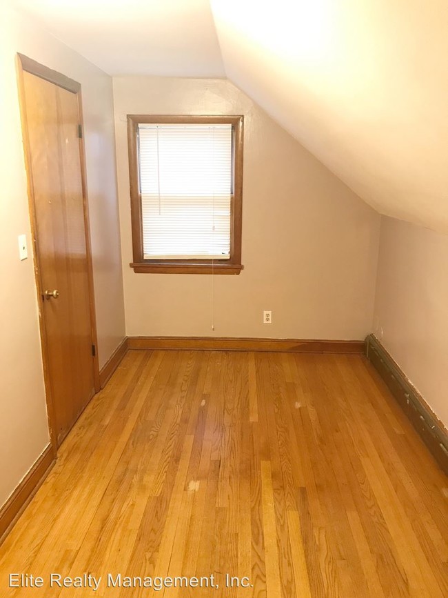 Building Photo - 25 Highland Dr