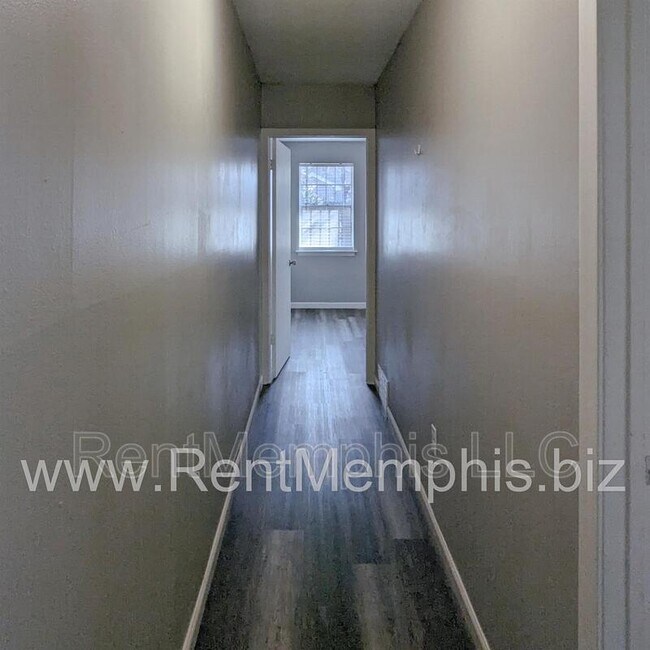 Building Photo - 808 Meda St