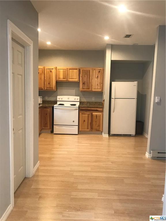 Building Photo - 729 Clay Ridge