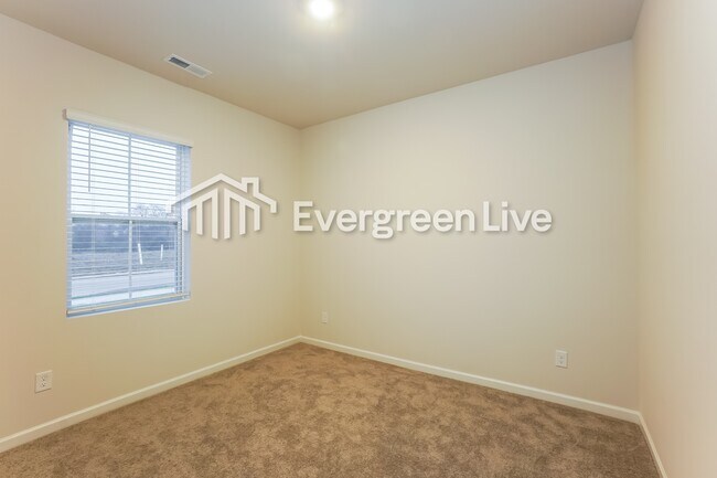 Building Photo - 656 Shoemaker Ln