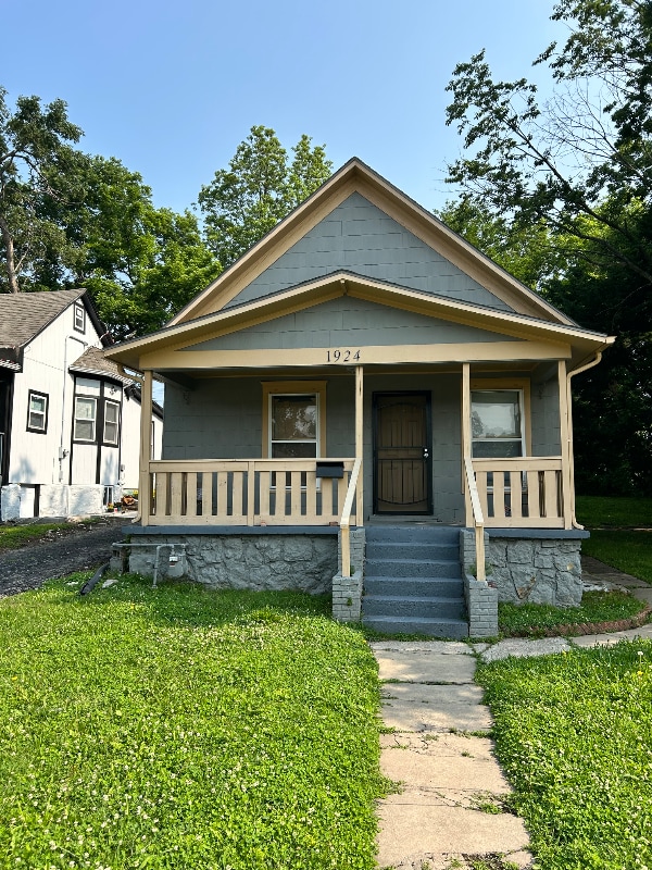 Primary Photo - 1924 Troup Ave