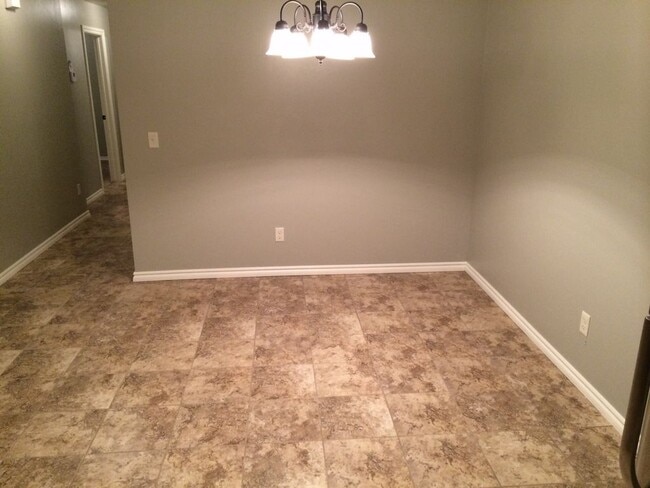 Dining area - 211 Ashley Dr