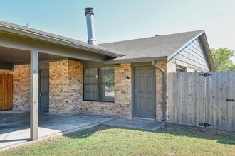 Building Photo - 3913 Peperport Dr