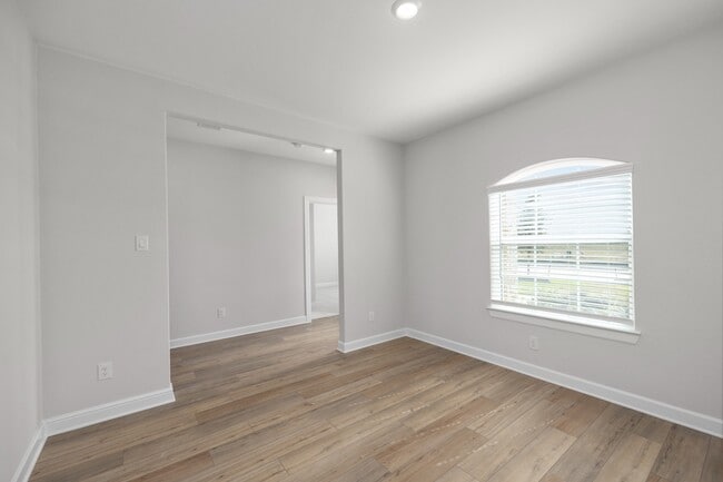 Building Photo - 3206 Banyan Dr