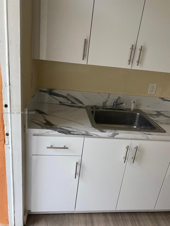 Foto del edificio - 1111 SW 2nd St