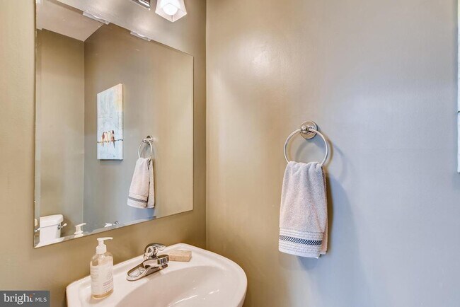 Foto del edificio - 819 S Potomac St