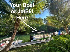 Building Photo - 1860 Venice Park Dr