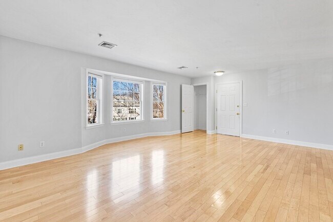 Building Photo - 711 Washington St