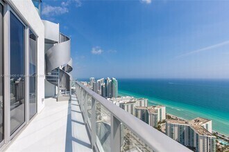 Building Photo - 4010 S Ocean Dr