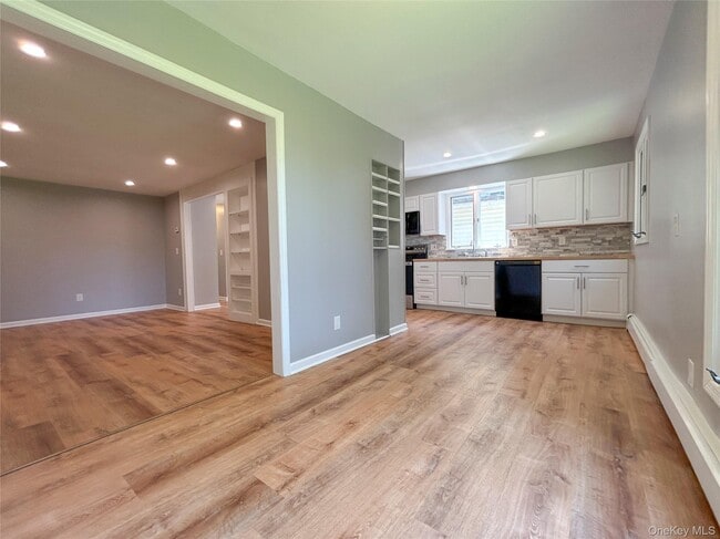 Building Photo - 306 3rd Rd
