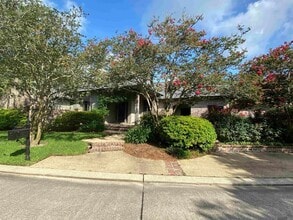 Building Photo - 17951 Grand Cypress Creek Ave