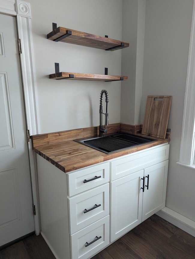 Kitchen - 57 Clemence St