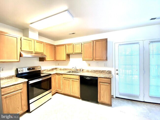 Foto del edificio - 3230 Westdale Ct