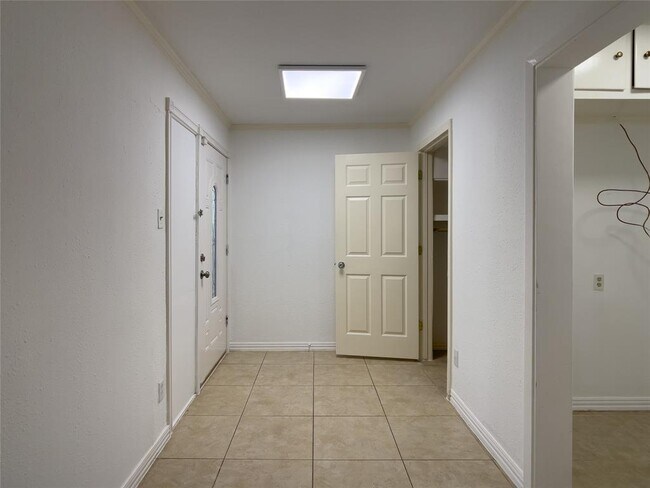 Building Photo - 3202 Elmridge St