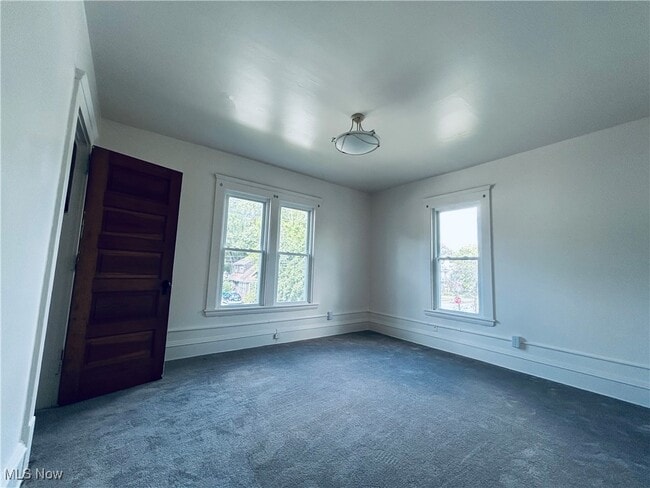 Building Photo - 481 Longmere Dr