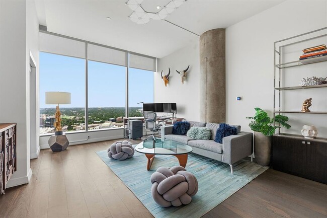 Building Photo - 210 Lavaca St