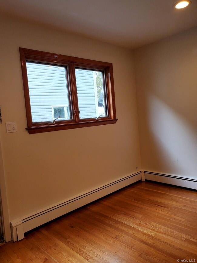 Foto del edificio - 55 Juniper Rd