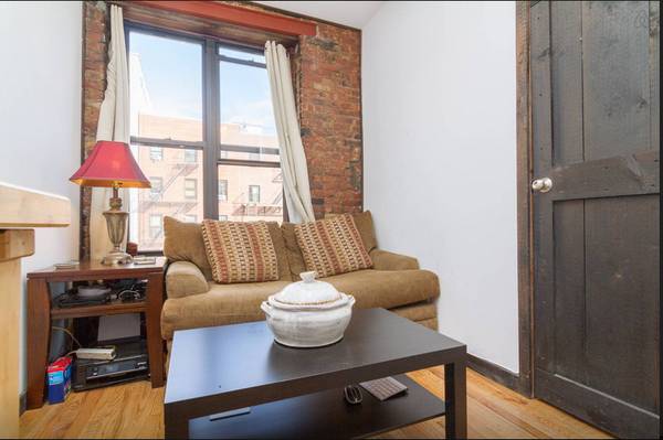Primary Photo - 443 E 12th St