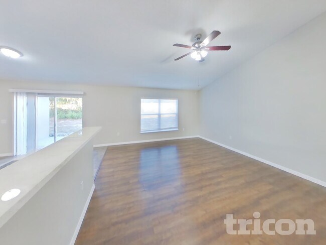 Foto del edificio - 9297 Oak Grove St
