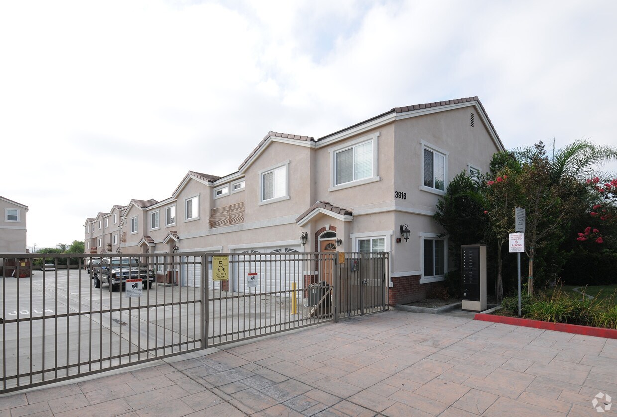 3916 Rosemead Blvd, Pico Rivera, CA 90660 Apartments in Pico Rivera