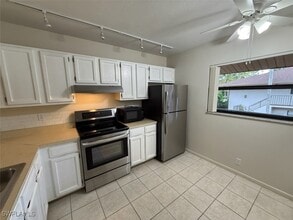 Building Photo - 1801 Courtyard Way