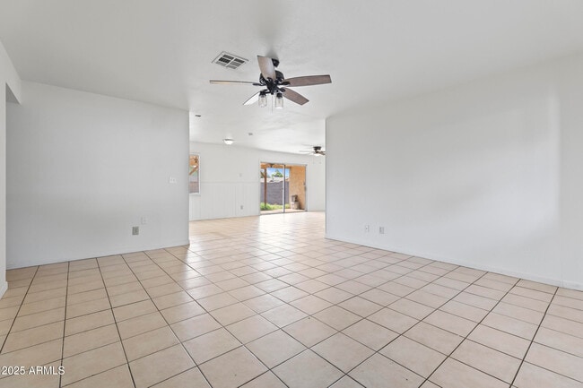 Building Photo - 5212 N 67th Dr