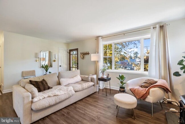 Building Photo - 1801 N Hills Ave