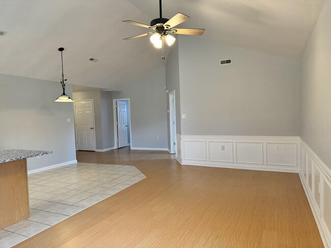 Foto del edificio - 114 Baybrook Cir