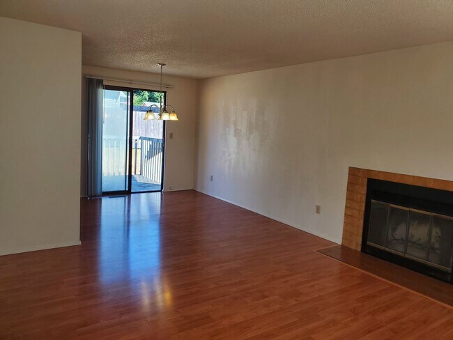 Foto del edificio - 3 Bedroom Home In East Bremerton