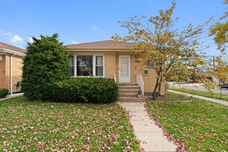 Building Photo - 5001 N Neenah Ave