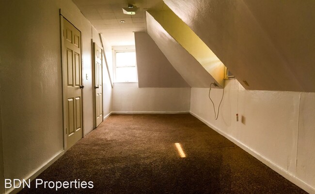 Foto del edificio - 3 br, 1 bath House - 714 Lagro Ave